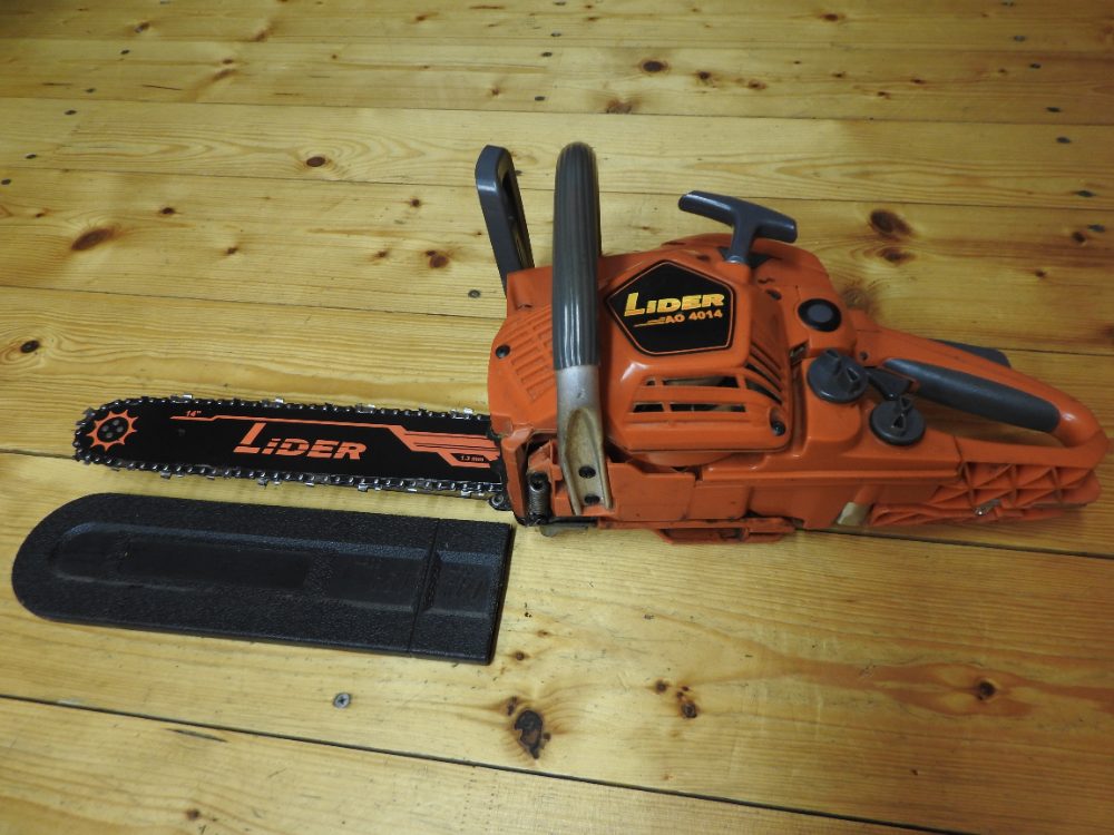 Motorová benzínová řetězová pila Lider AO 4014 Motorová benzínová řetězová pila Lider AO 4014