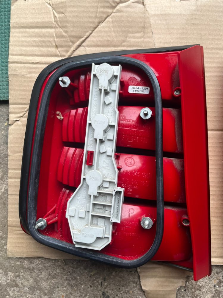 Zadní světla ŠKODA FABIA kombi - sedan