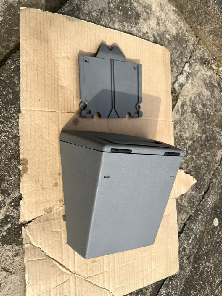 Box středového tunelu ŠKODA FELICIA