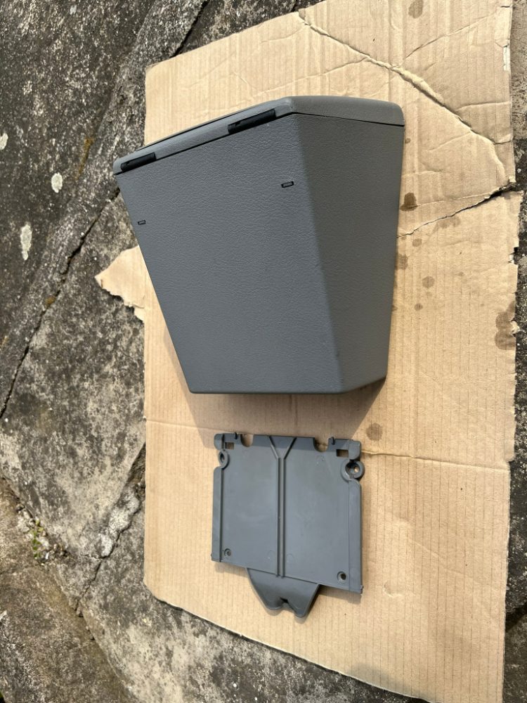 Box středového tunelu ŠKODA FELICIA