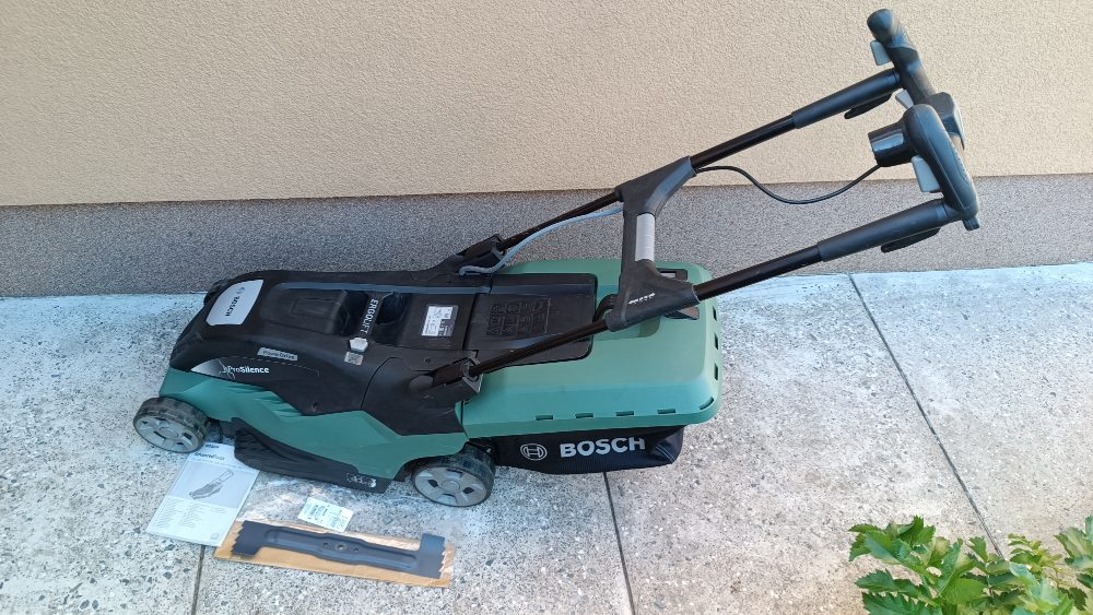 Sekačka Bosch AdvancetRotak 650 v záruce