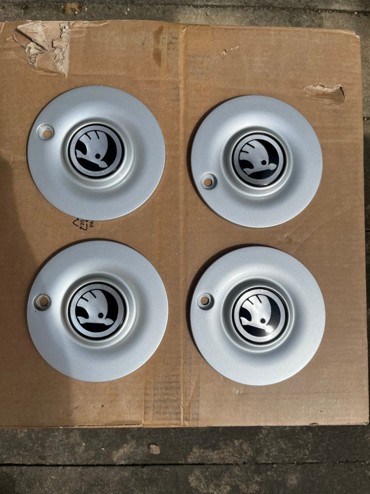 Pokličky šesticípích elektronů FELICIA