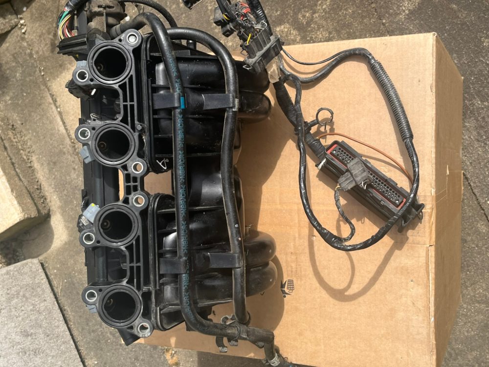 Sání motoru FELICIA 1.6 AEE 032129711G