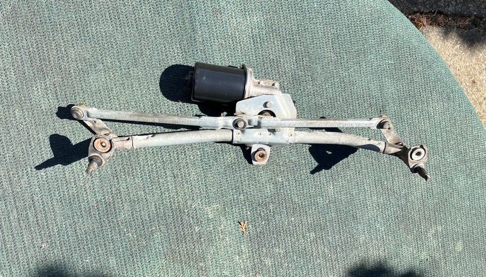 Stěrače OCTAVIA I./ GOLF, komplet táhla s motorkem