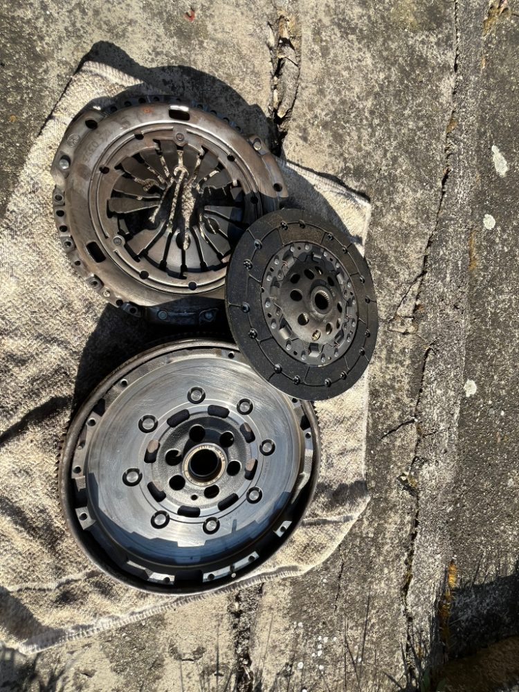 Zánovní spojka OCTAVIA TDI - LUK