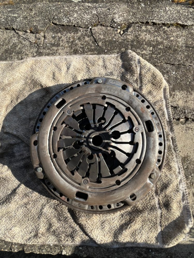 Zánovní spojka OCTAVIA TDI - LUK