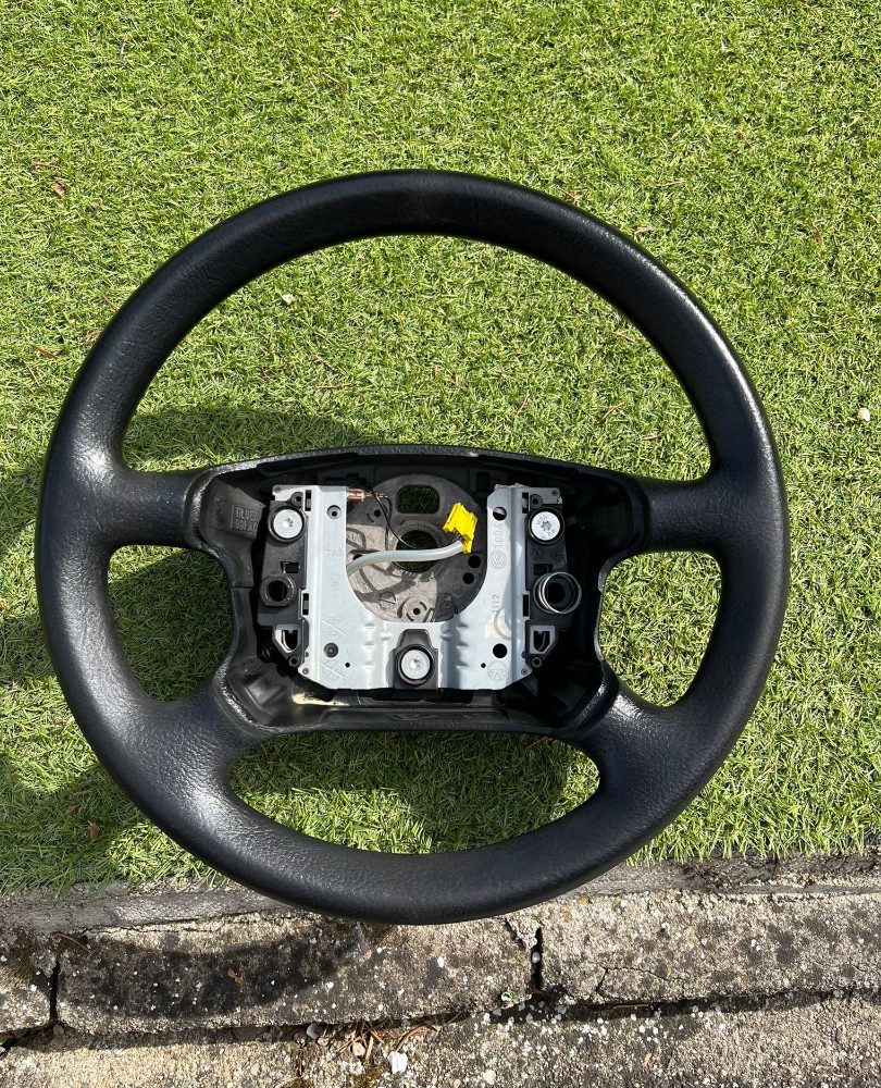 Zánovní volant ŠKODA OCTAVIA - skoro nepoužitý