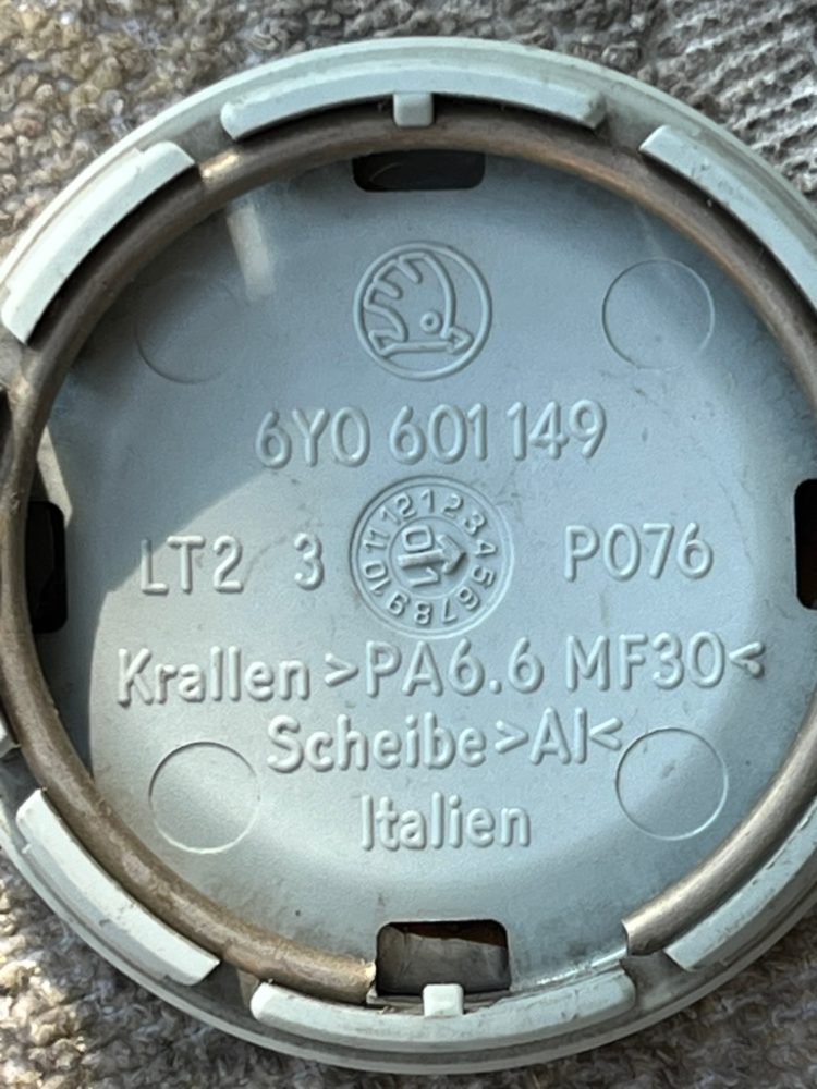 Krytky středu kol 6Y0601149 originál ŠKODA
