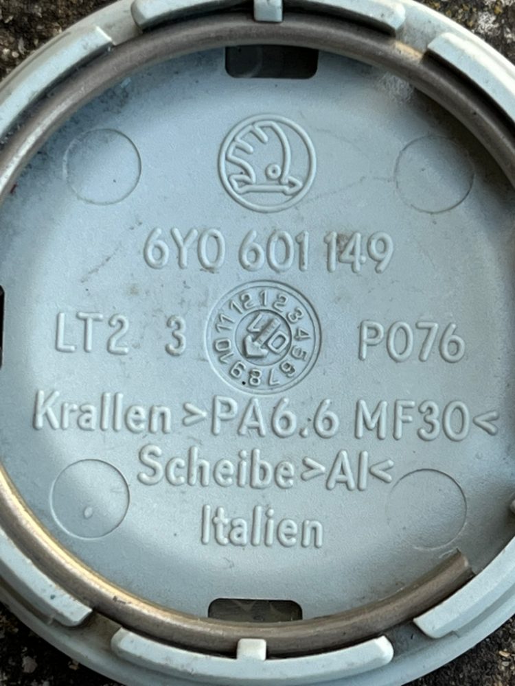 Krytky středu kol 6Y0601149 originál ŠKODA