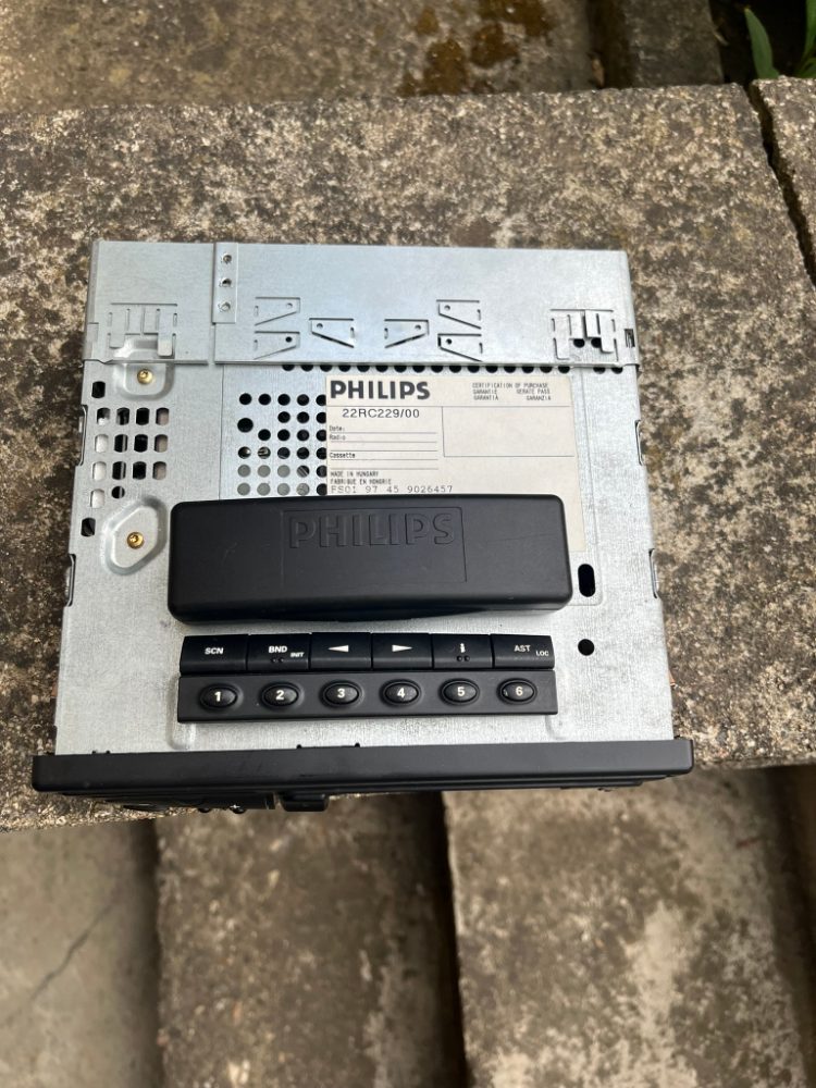 Autoradio PHILIPS RC229 - retro, plně funkční Autoradio PHILIPS RC229 - retro, plně funkční