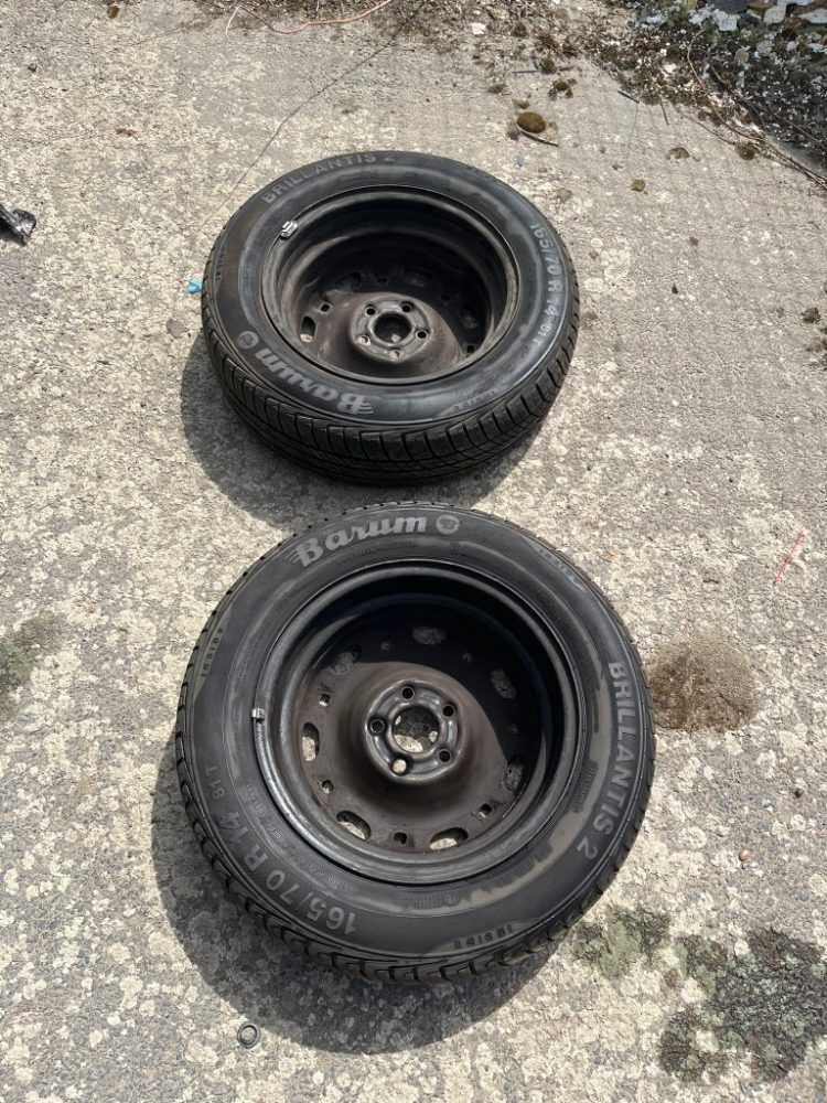 Kola LETNÍ na ŠKODA FABIA, 2x pneu s diskem Kola LETNÍ na ŠKODA FABIA, 2x pneu s diskem