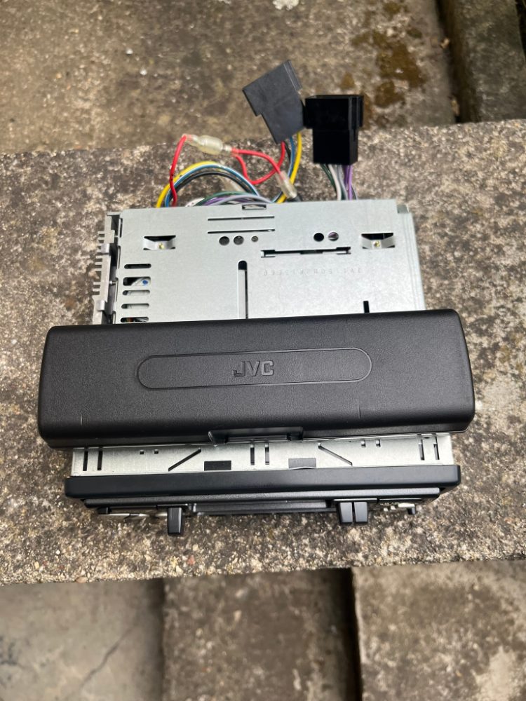 Autorádio JVC KS-F150 - plně funkční Autorádio JVC KS-F150 - plně funkční