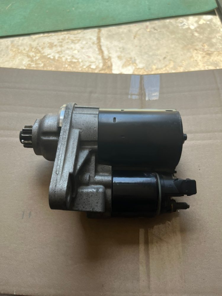 Startér na FABIA a koncern VW - BOSCH 02T911023 Startér na FABIA a koncern VW - BOSCH 02T911023