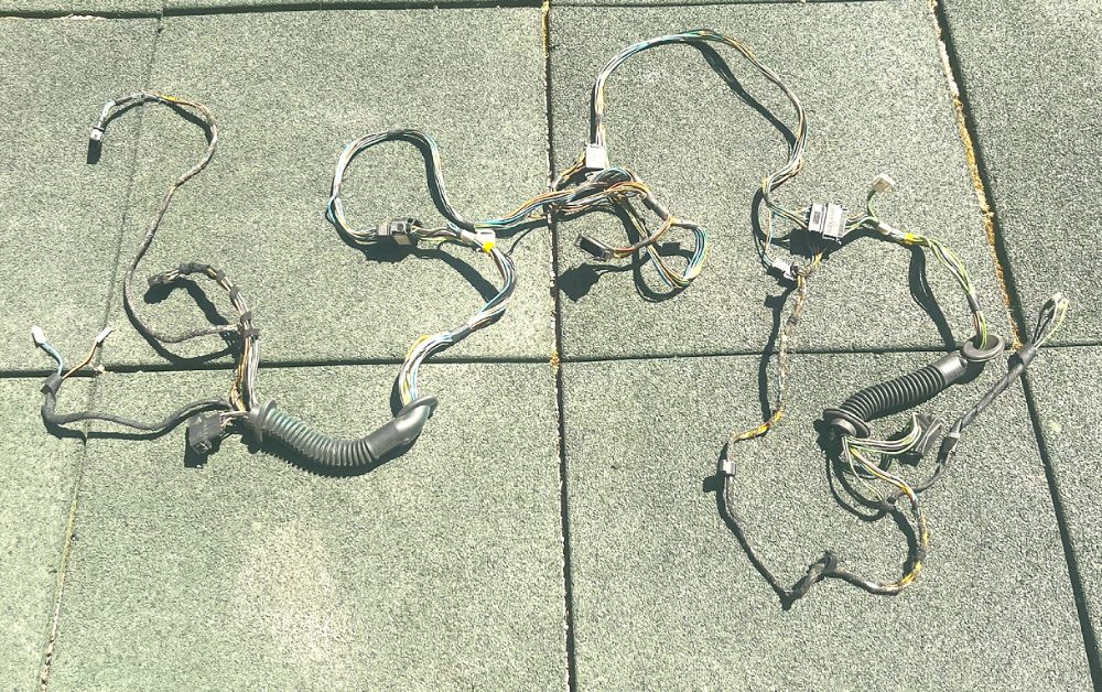 Elektrická zrcátka FELICIA GLX vínová metalíza Elektrická zrcátka FELICIA GLX vínová metalíza