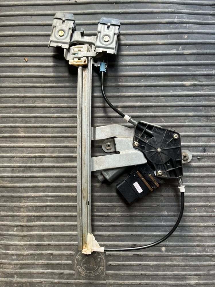 Zadní stahovačky oken OCTAVIA elektrické originál Zadní stahovačky oken OCTAVIA elektrické originál