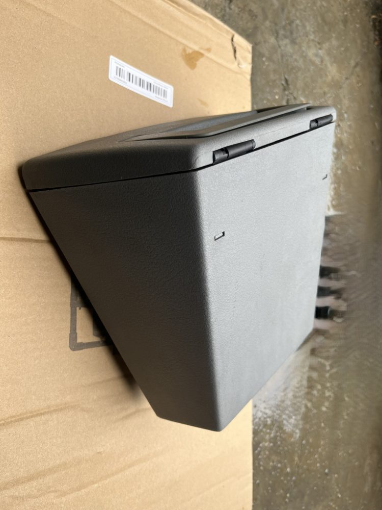 Box středového tunelu ŠKODA FELICIA - originál