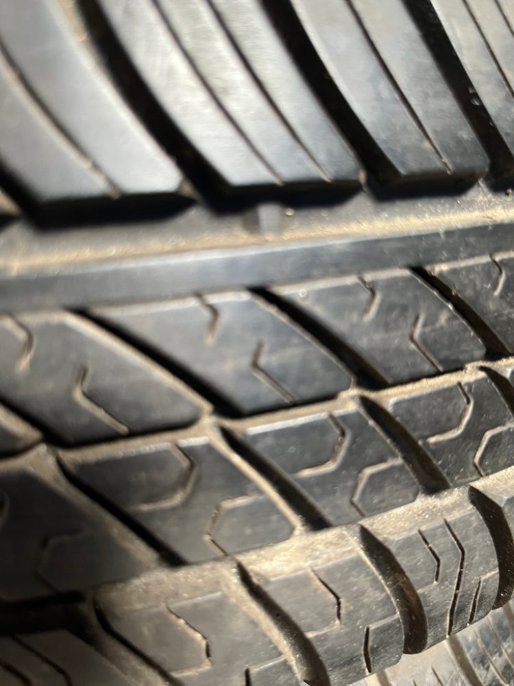 Čtyři celá kola FELICIA disk s pneu MICHELIN