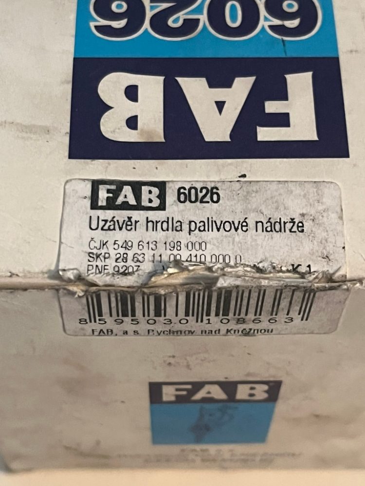 FAVORIT Nové víčko nádrže s klíči - nepoužité
