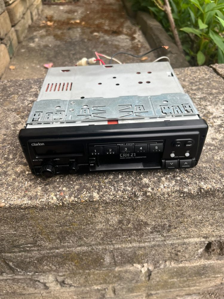 Autoradio CLARION CRH21 - retro, plně funkční Autoradio CLARION CRH21 - retro, plně funkční