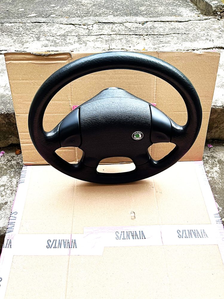 Čtyřramenný volant Škoda FELICIA facelift - jako nový Čtyřramenný volant Škoda FELICIA facelift - jako nový