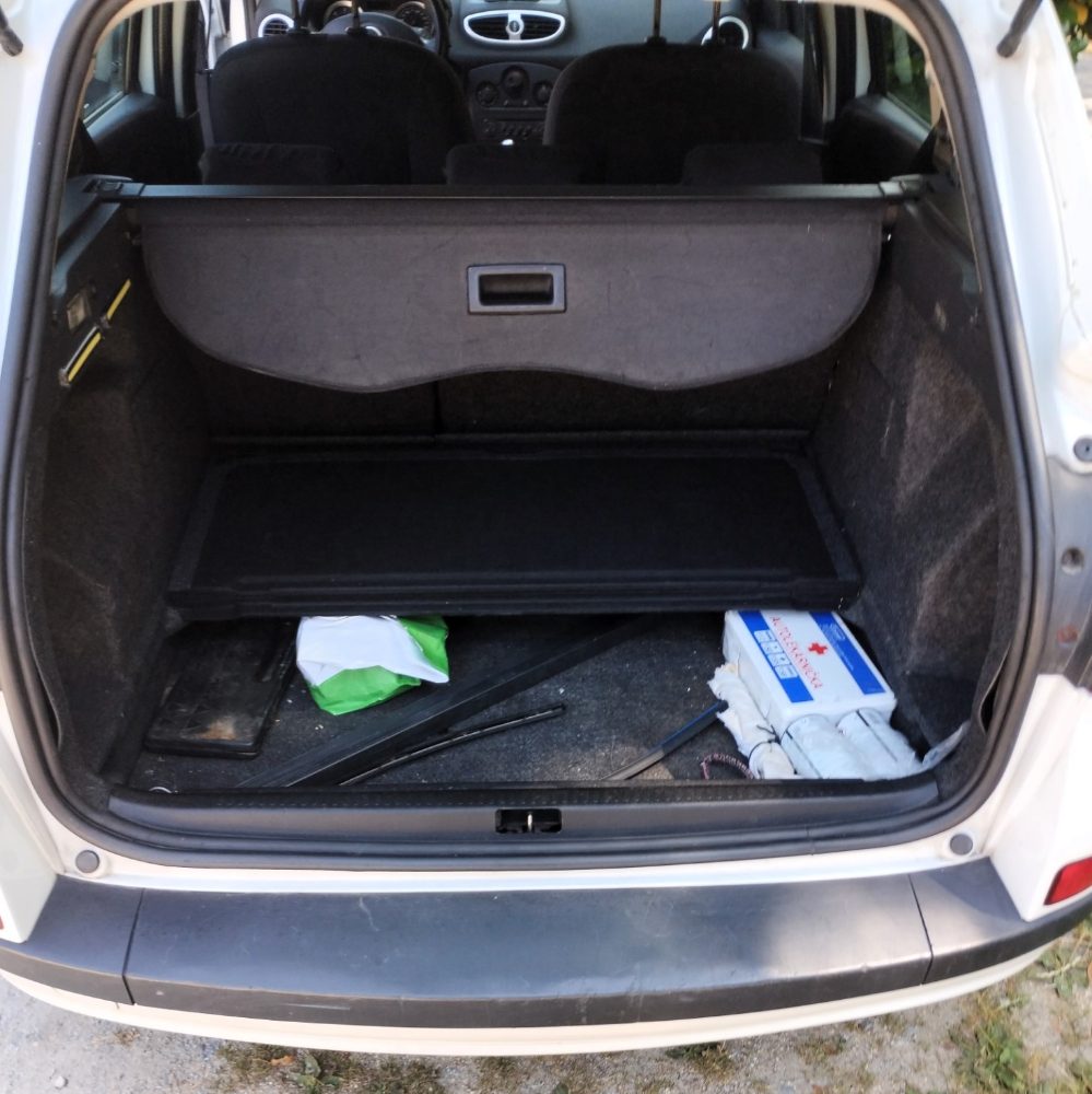 Renault Clio Grandtour 1.5 dCi z roku 2009 / 207192 km. (KR1G0H) Renault Clio Grandtour 1.5 dCi z roku 2009 / 207192 km. (KR1G0H)