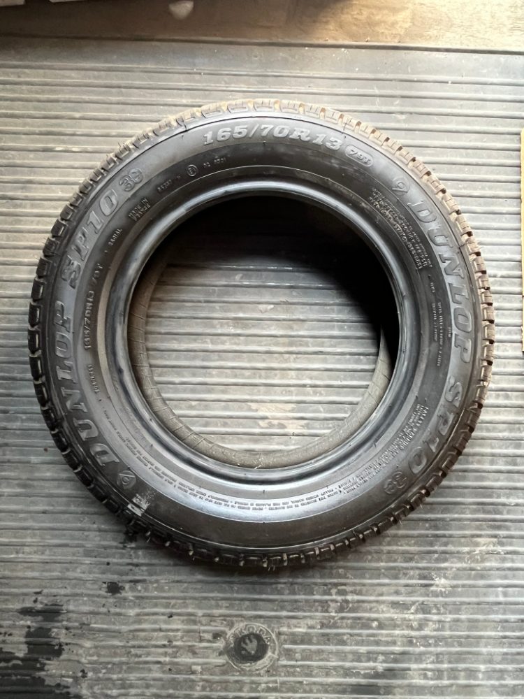 Kolo a pneu 165/70 R13, 175/60 R14 kusové, rezerva (Felicia) Kolo a pneu 165/70 R13, 175/60 R14 kusové, rezerva (Felicia)