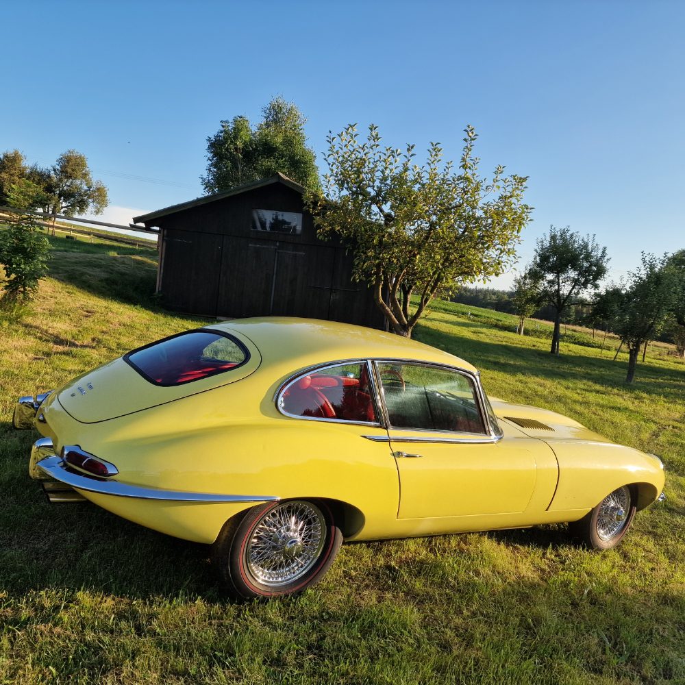 Jaguar E-Type 1 serie 4,2 2+2 rv.1968 po Renovaci Jaguar E-Type 1 serie 4,2 2+2 rv.1968 po Renovaci