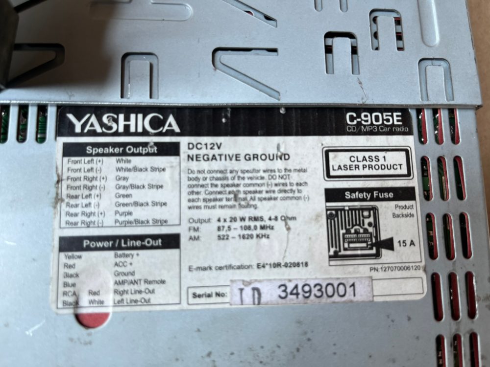 Autorádio YASHICA C905E MP3,USB,SD,AUX funkční Autorádio YASHICA C905E MP3,USB,SD,AUX funkční