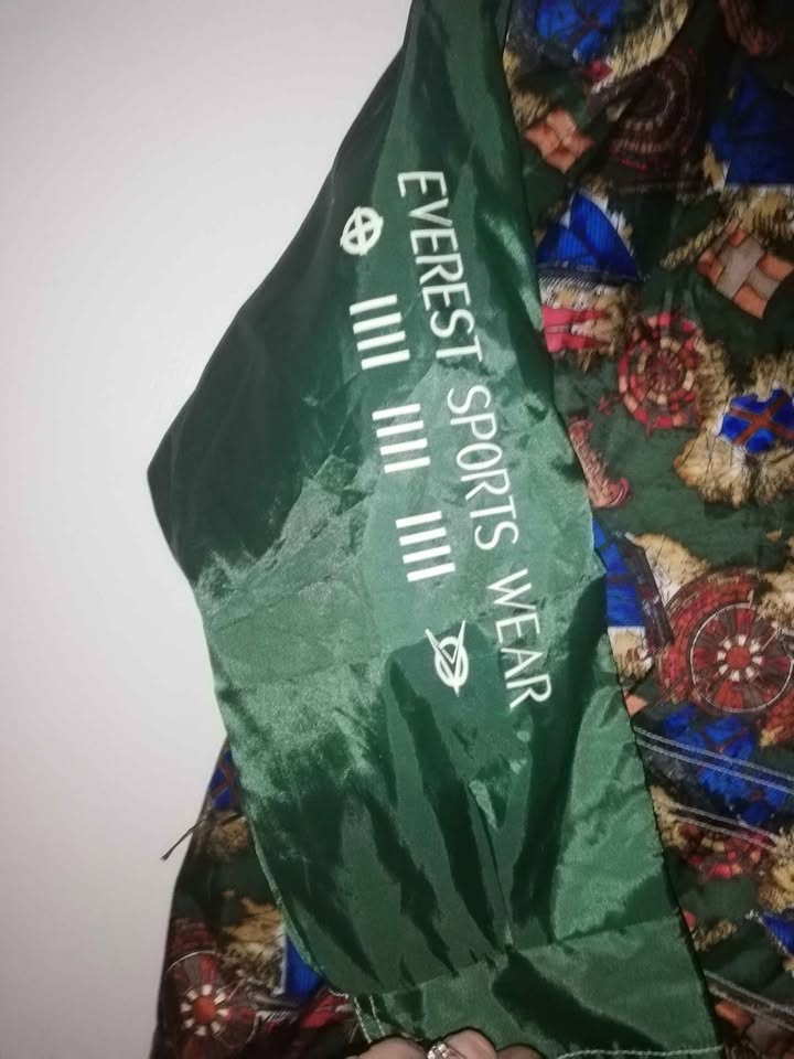 Bunda Everest vel.42/44 Bunda Everest vel.42/44