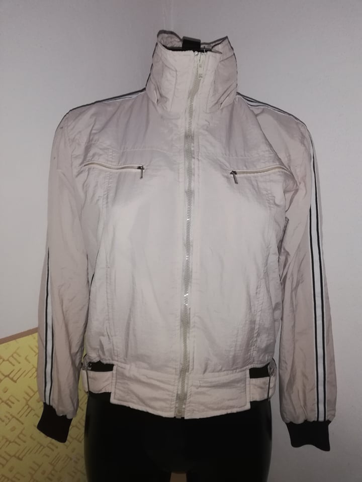 Lehoučká bundička New Fashion vel.L Lehoučká bundička New Fashion vel.L