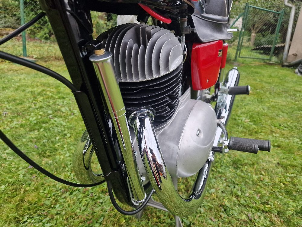 Jawa 250 Californian Po Renovaci