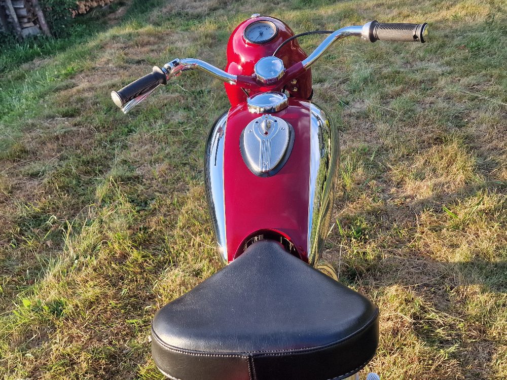 Jawa 250 pérák 1950 Po Renovaci Jawa 250 pérák 1950 Po Renovaci
