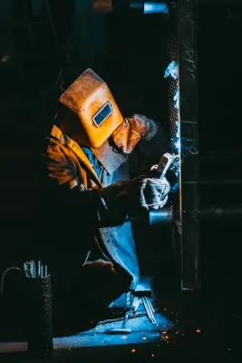 🔥 TIG 141 SVÁŘEČ – NĚMECKO | OD 22 €/HOD. | 190 KM OD PLZNĚ