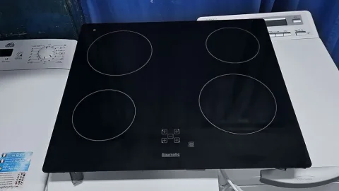 Sklokeramická varná deska Baumatic