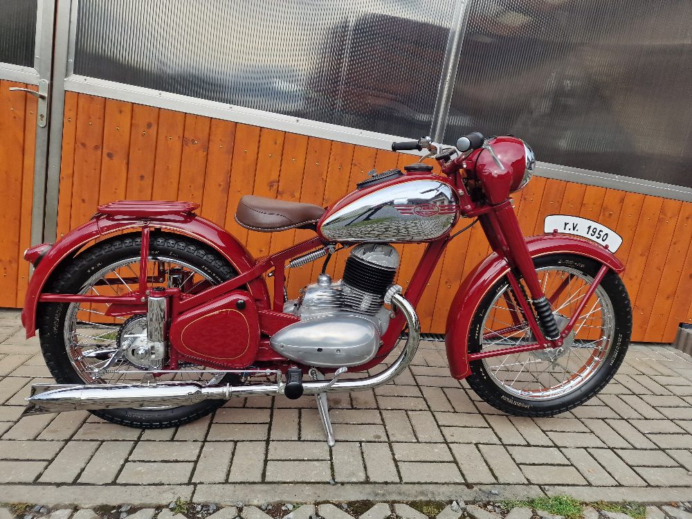 Jawa 250 pérák 1950 Po Renovaci – fotografie 2