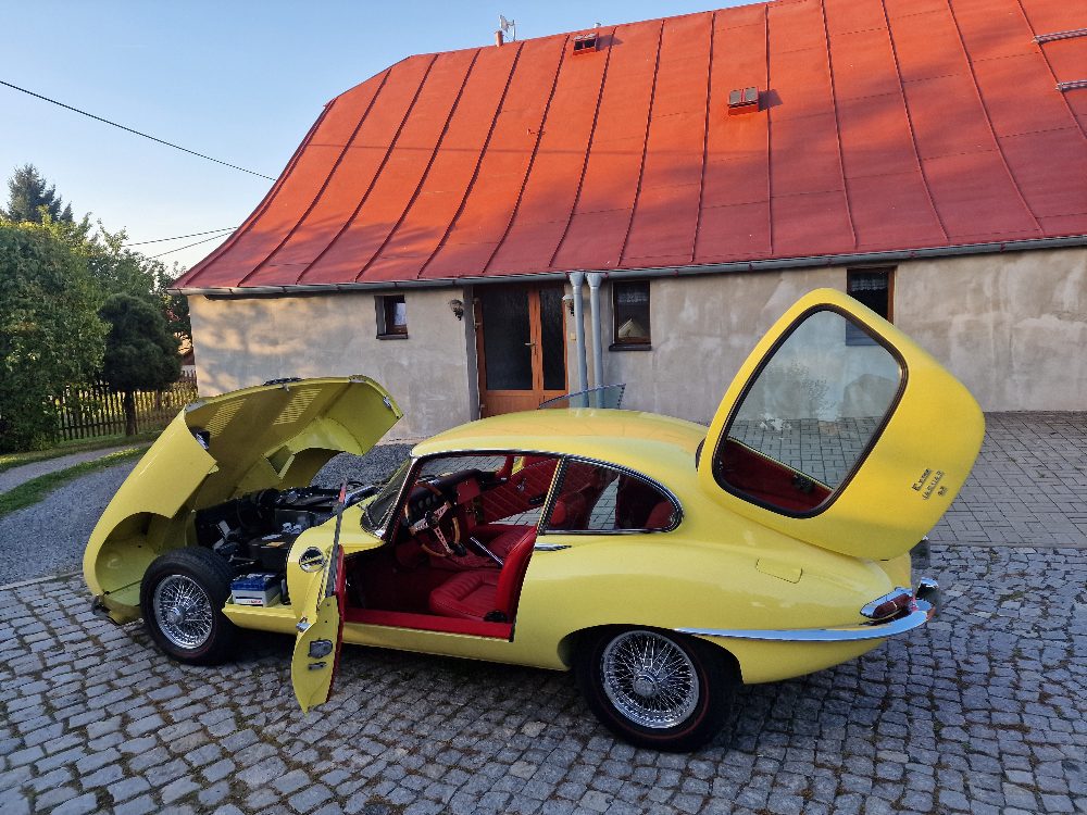 Jaguar E-Type 1.5 Série 4,2 2+2 rv.1968 po Renovaci – fotografie 4