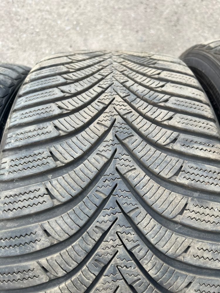 Zimní 4x pneu Hankook Winter i*cept RS2 R17 – fotografie 3