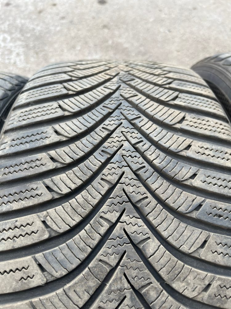 Zimní 4x pneu Hankook Winter i*cept RS2 R17 – fotografie 4