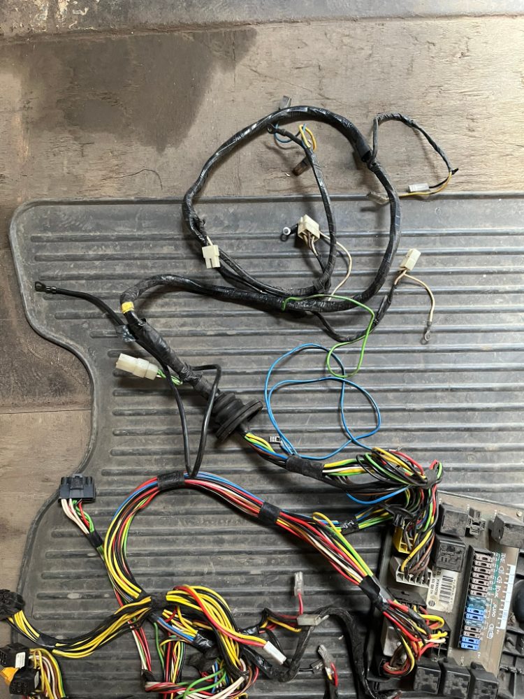 Elektroinstalace FAVORIT karburátor 93/94 – fotografie 5