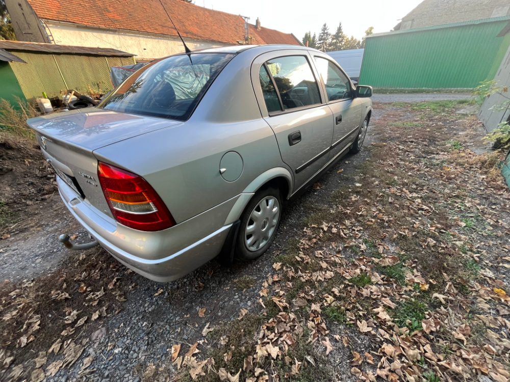 Opel ASTRA 1.4 16V – fotografie 5